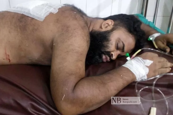 ওয়ারীতে যুবককে কুপিয়ে আহত