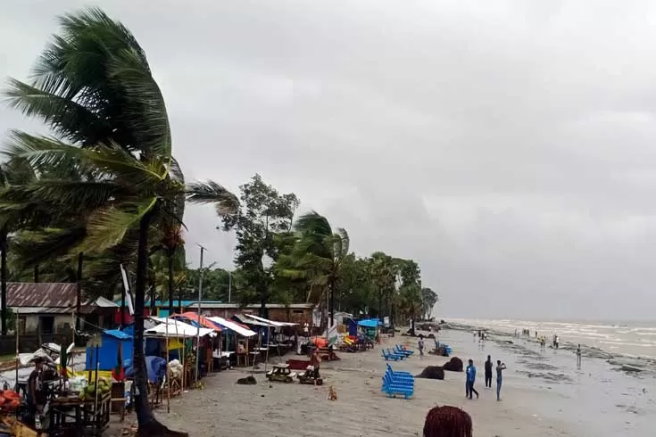 উপকূলে ৩ নম্বর সতর্ক সংকেত