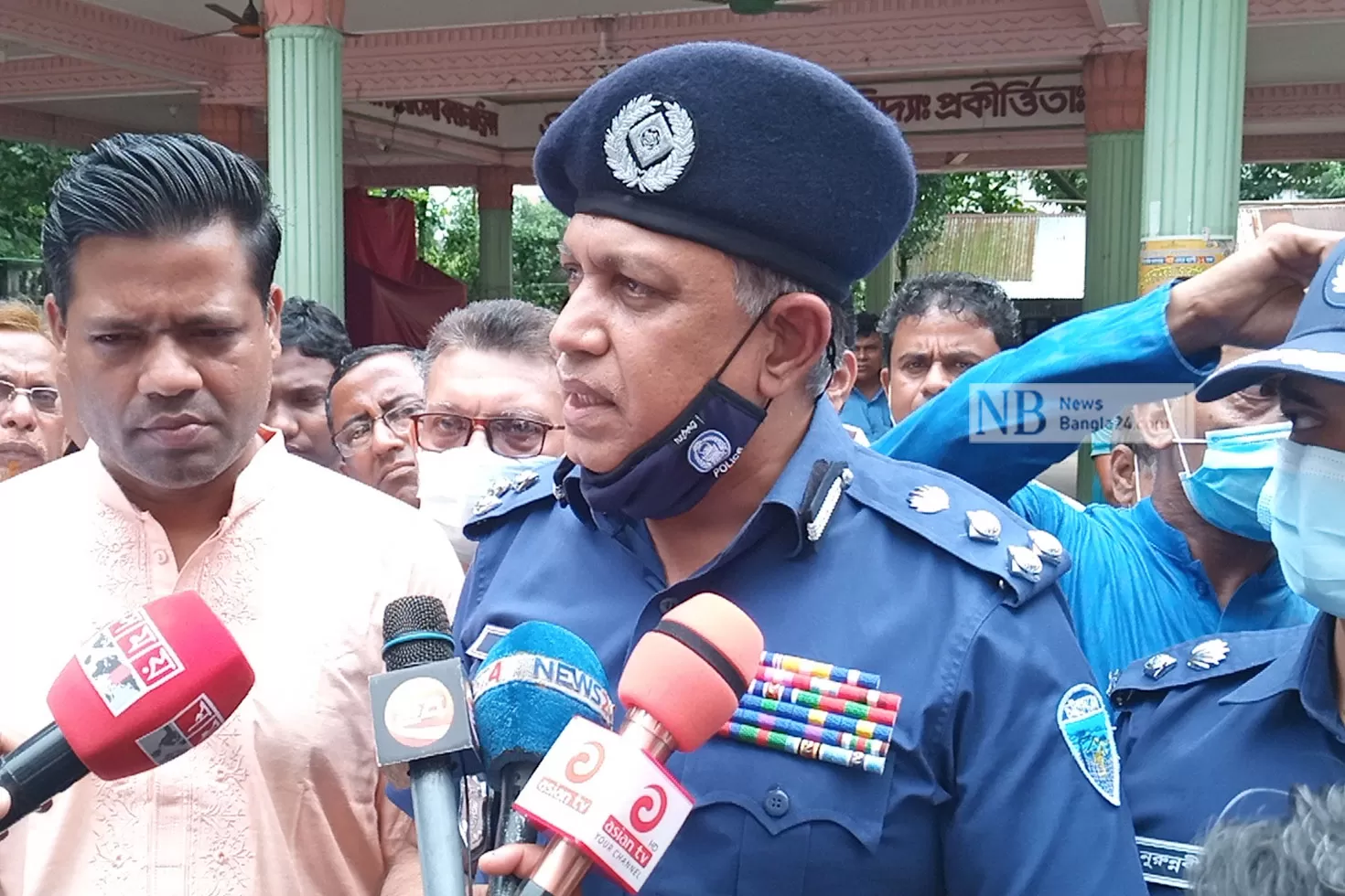 সাম্প্রদায়িক সহিংসতায় প্রতিক্রিয়াশীল গোষ্ঠী: চট্টগ্রাম ডিআইজি