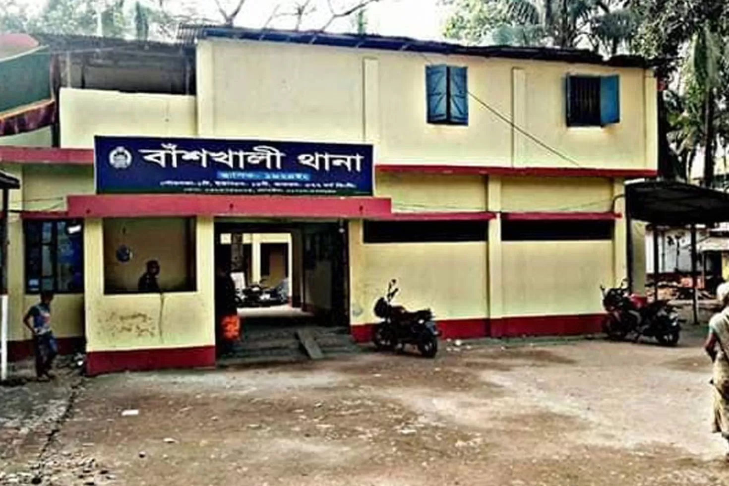 সংঘর্ষে নিহত ২, আটকের প্রতিবাদে ছেলের বিষপান