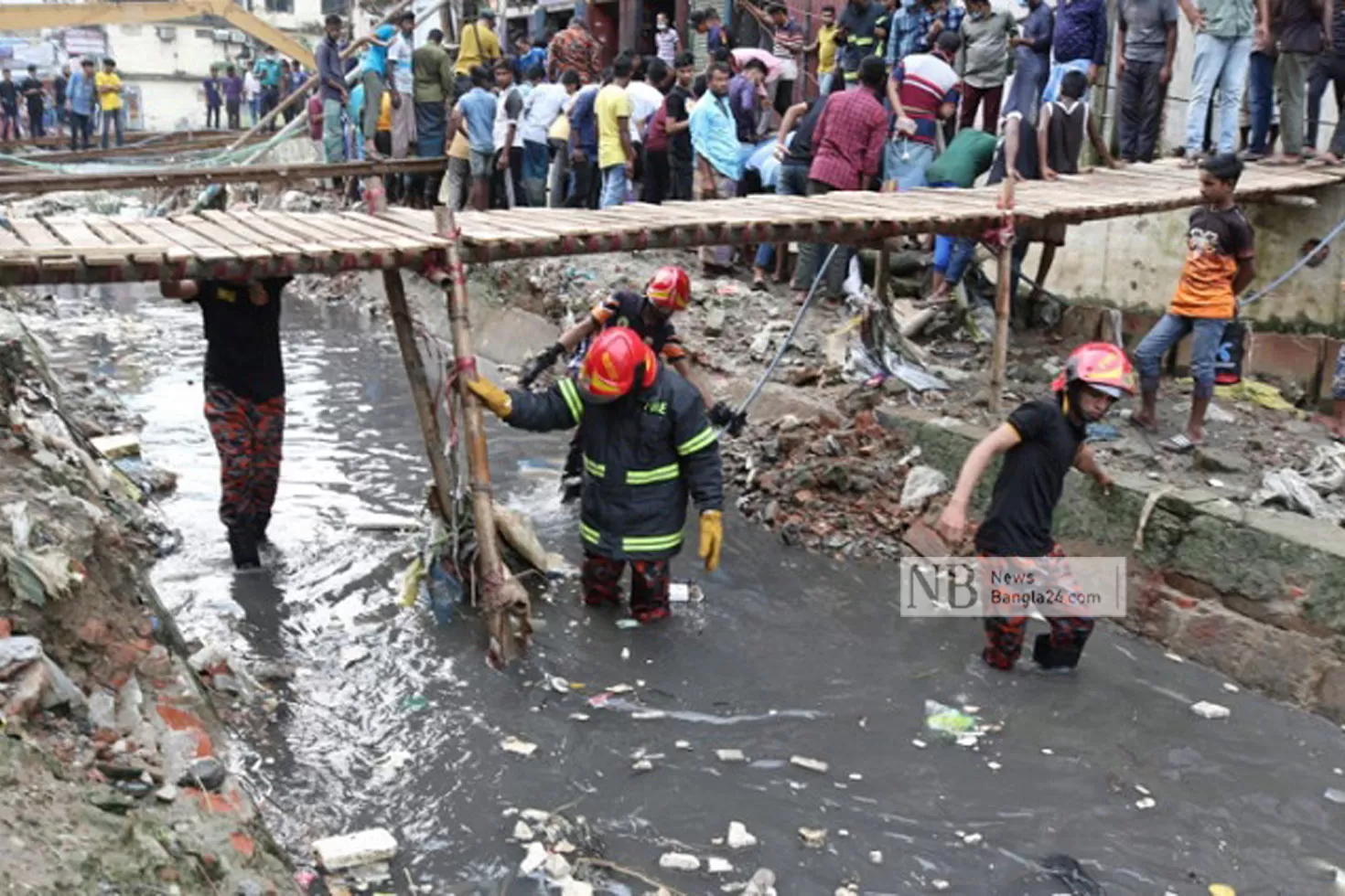 নালায় পড়ে মৃত্যু: সেবা সংস্থাগুলোকে আইনি নোটিশ