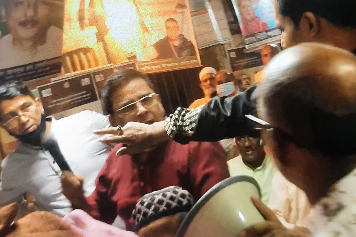 ইউপি প্রার্থী বাছাইয়ে সাংসদের ‘গ্যাঞ্জাম’