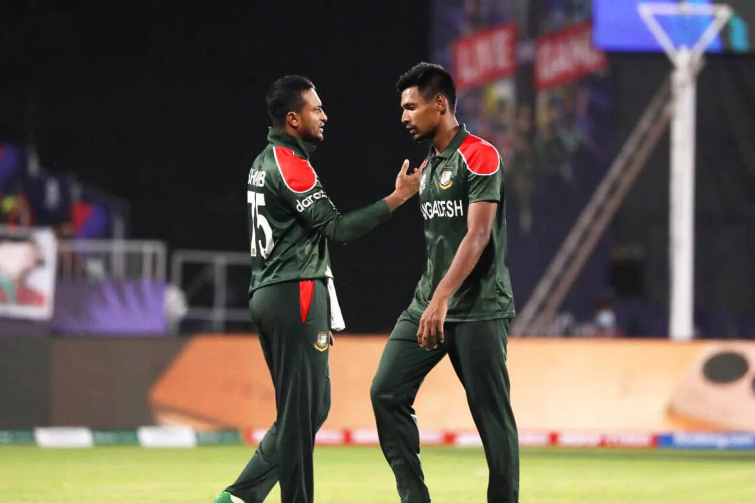 পিএনজিকে উড়িয়ে মূলপর্বে বাংলাদেশ