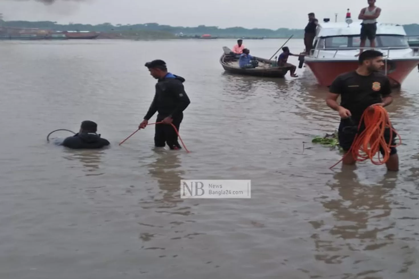 মায়ের সঙ্গে গোসলে নেমে মেঘনায় নিখোঁজ  