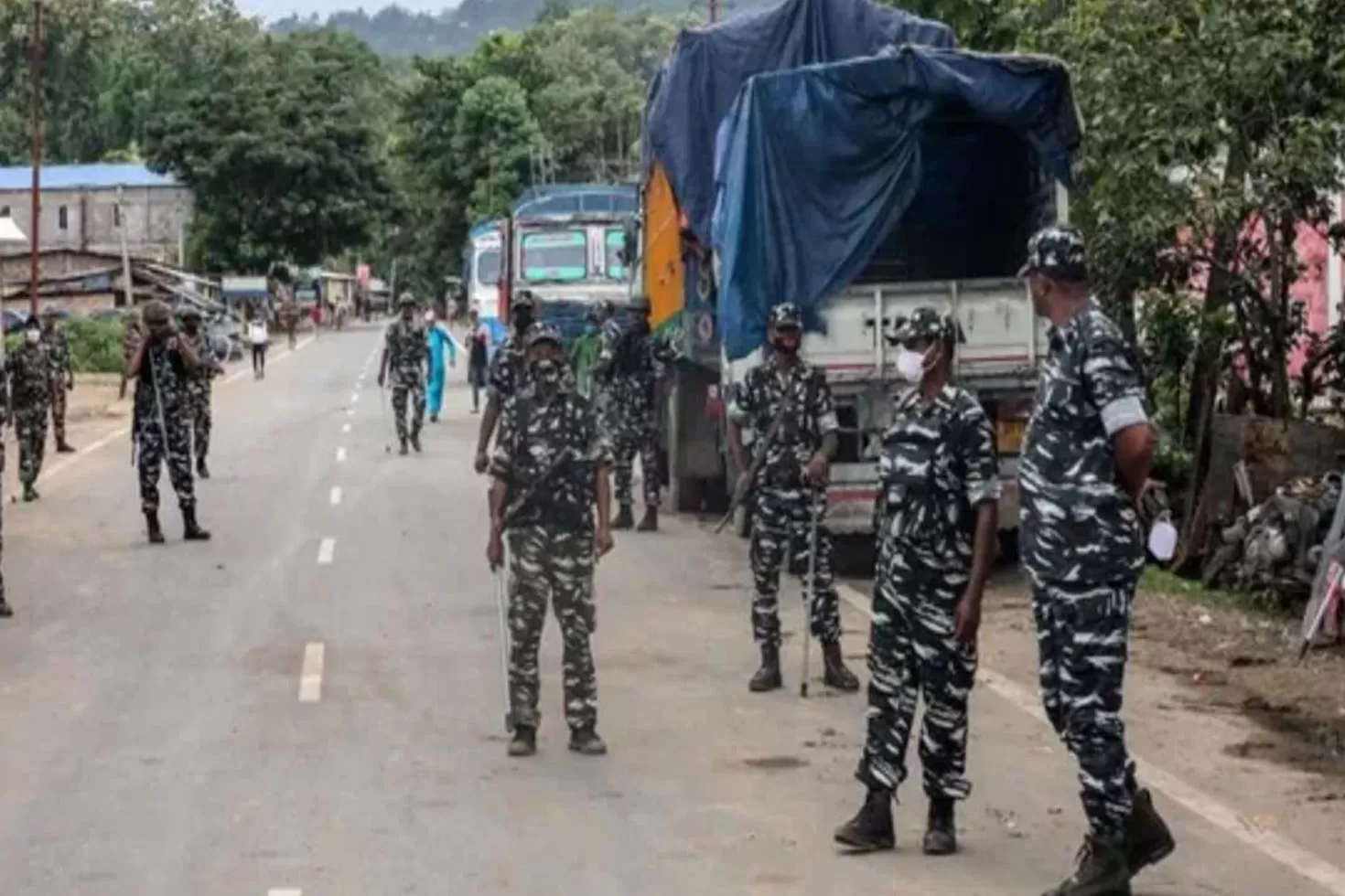 মিয়ানমার-থেকে-দলে-দলে-ভারতে-হাজারো-শরণার্থী