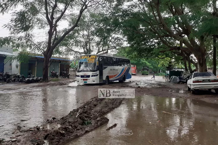 ১২ বছরেই বেহাল রাজশাহীর অন্যতম সড়ক