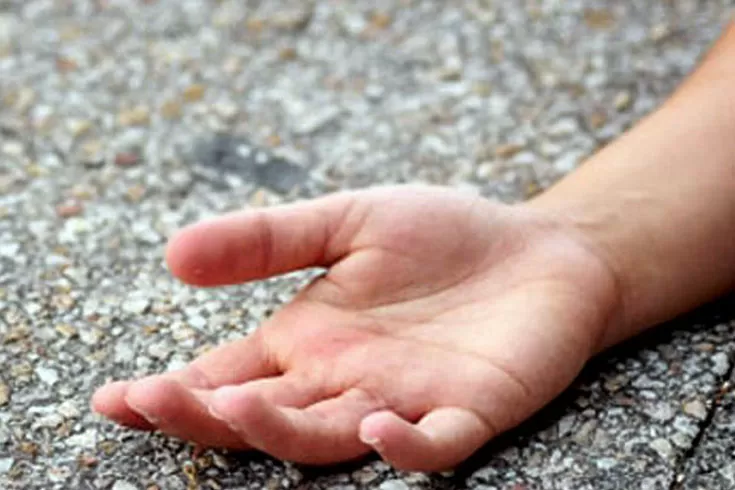 ভ্যানের ধাক্কায় প্রাণ গেল শিশুর