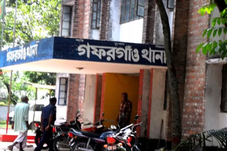 বিদ্যুতের খুঁটির চাপায় বৃদ্ধের মৃত্যু
