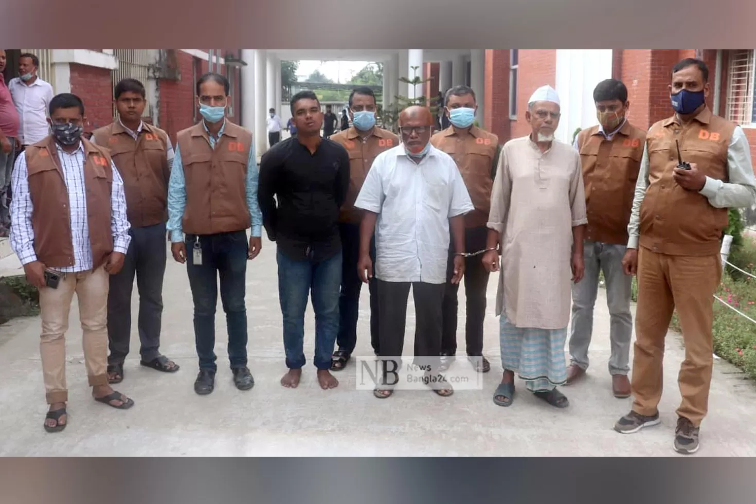 অতিরিক্ত সচিব পরিচয়ে এসপিকে ফোন, ধরা প্রতারক
