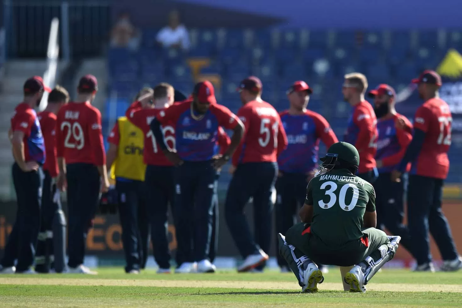 লড়াইও করতে পারল না বাংলাদেশ