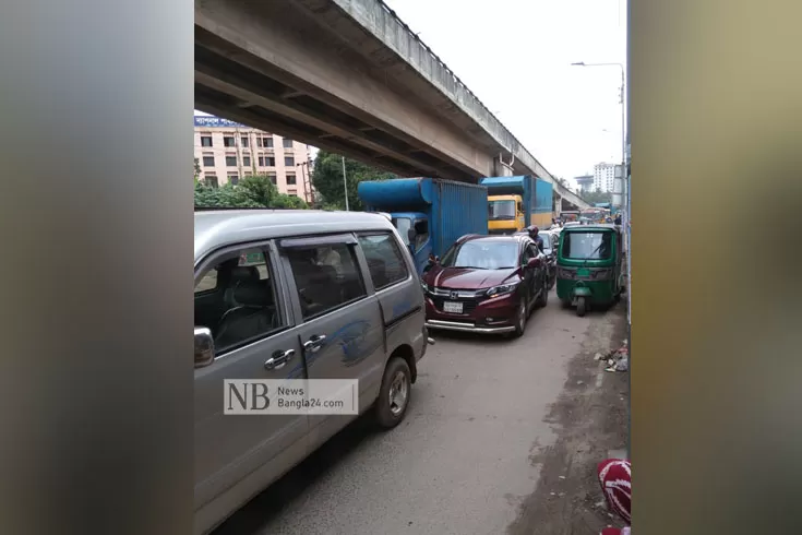 ফ্লাইওভারে ফাটল: দ্বিতীয় দিনেও দুর্ভোগ