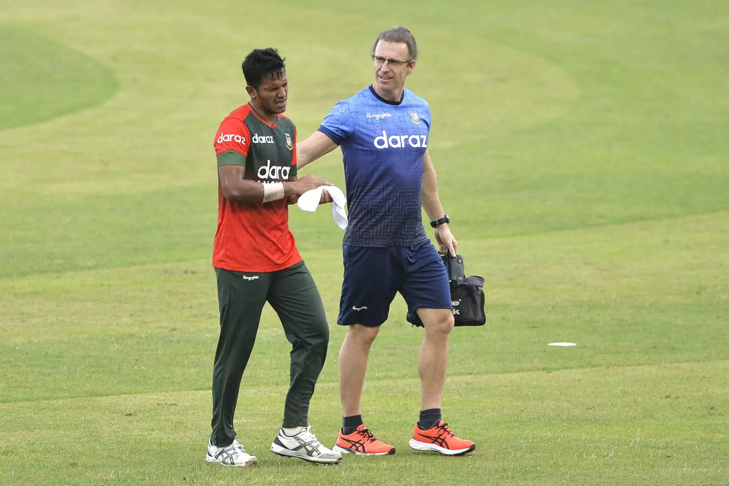 দেশে ফিরেছেন সাইফউদ্দিন