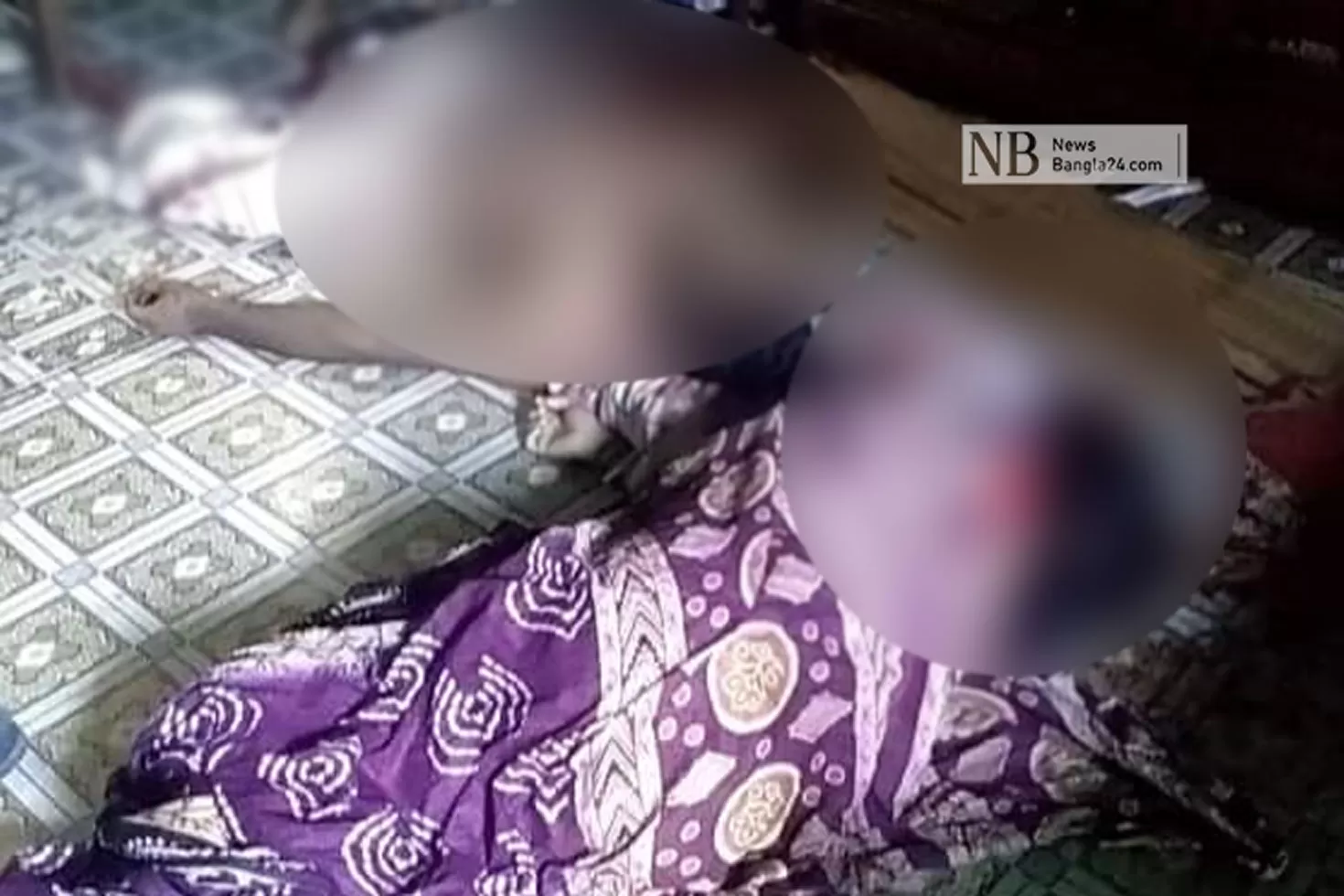ঘরে স্বামী-অন্তঃসত্ত্বা স্ত্রীর রক্তাক্ত মরদেহ