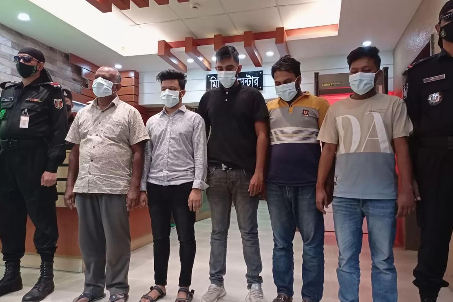 রাজধানীতে ওয়াকিটকির অবৈধ ব্যবহার