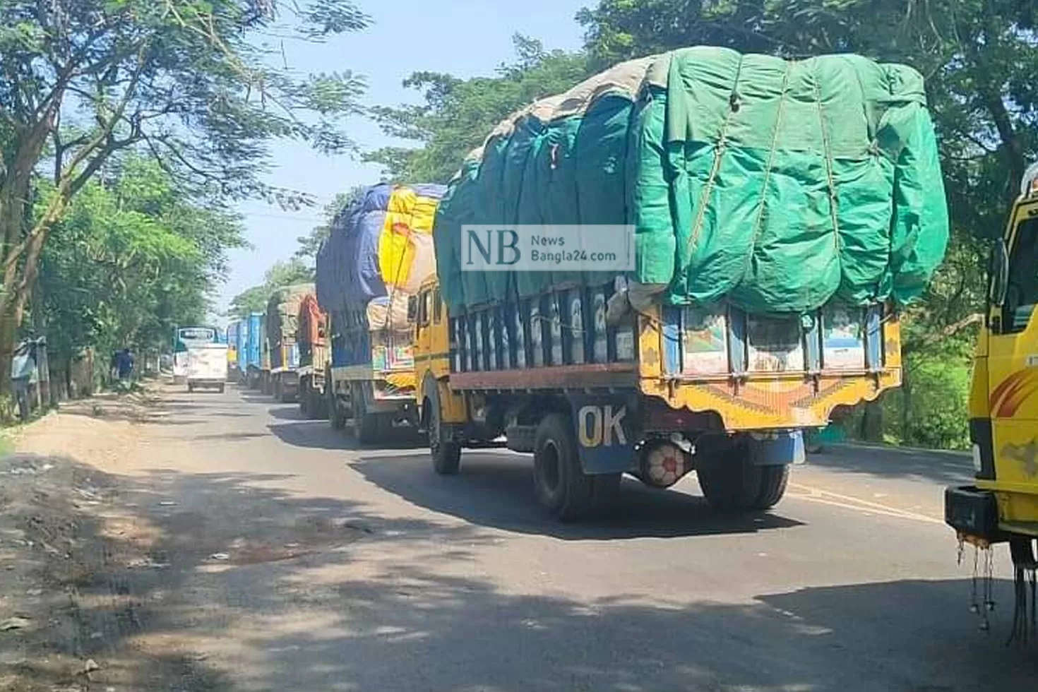 ফেরি-দুর্ঘটনার-পঞ্চম-দিনে-
দৌলতদিয়ায়-যানজট
