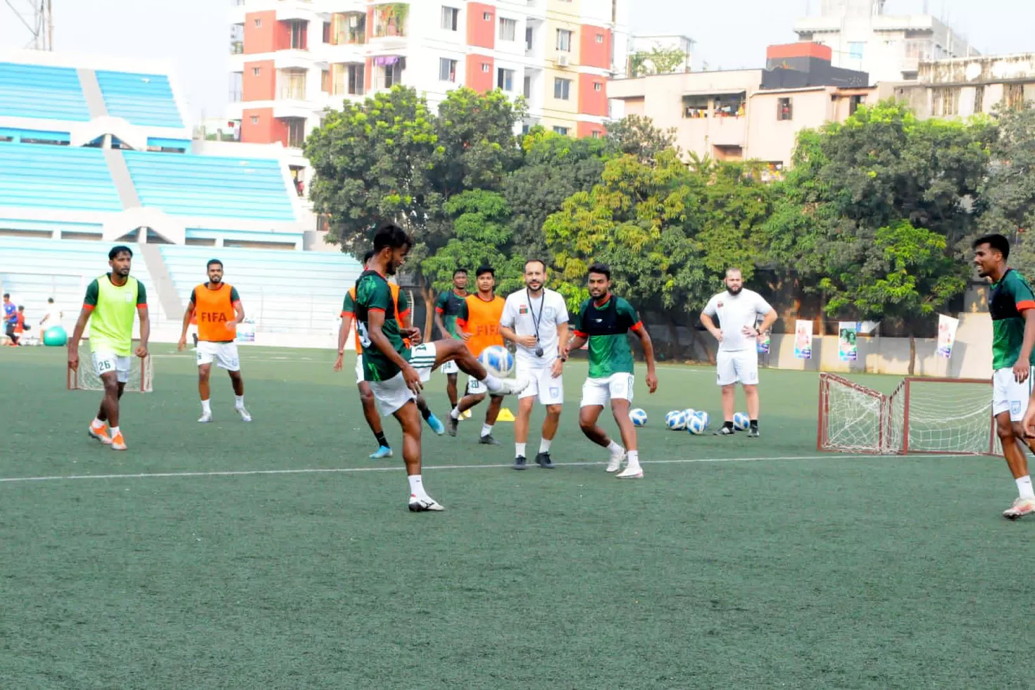 অসম্পূর্ণ স্কোয়াড নিয়ে আশার আলো খুঁজছে বাংলাদেশ