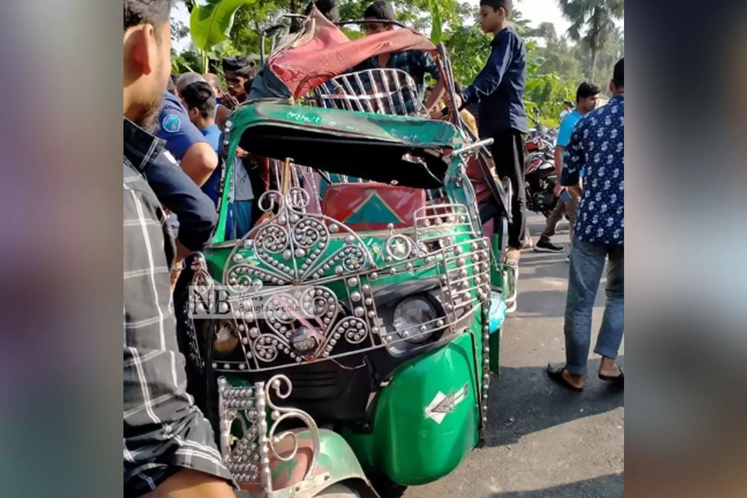 কাভার্ড-ভ্যান-অটোরিকশা-সংঘর্ষে-নিহত-বেড়ে-৩