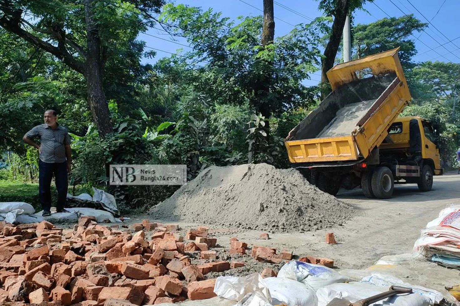 ২৪-ঘণ্টায়েও-কমেনি-শরীয়তপুর-চাঁদপুর-সড়কের-জট