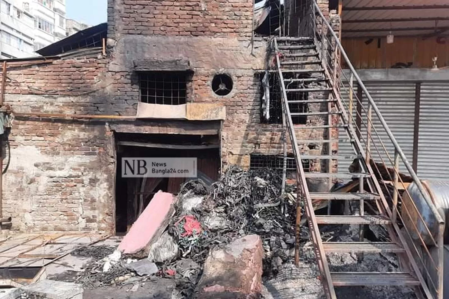 সোয়ারীঘাটে জুতার কারখানায় আগুন, ৫ শ্রমিকের মৃত্যু