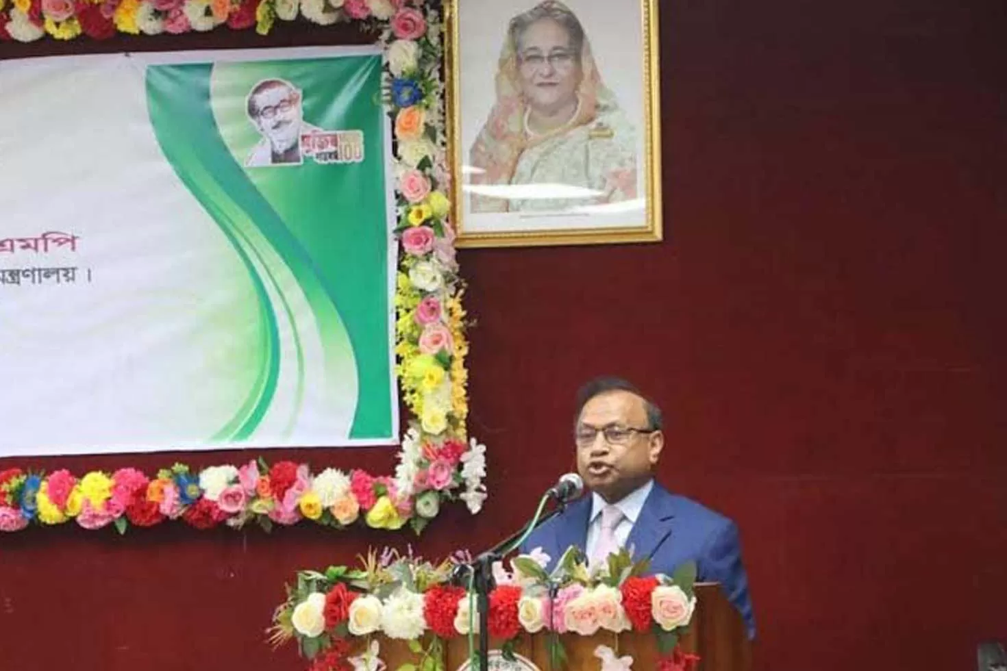 পৌরসভা কেন্দ্রনির্ভর হতে পারে না: স্থানীয় সরকার মন্ত্রী