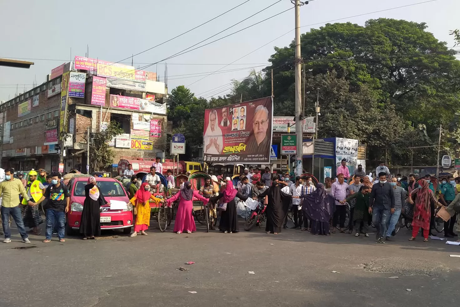 ২-ঘণ্টা-অবরোধ-শেষে-নীলক্ষেত-ছাড়লেন-৭-কলেজ-শিক্ষার্থীরা