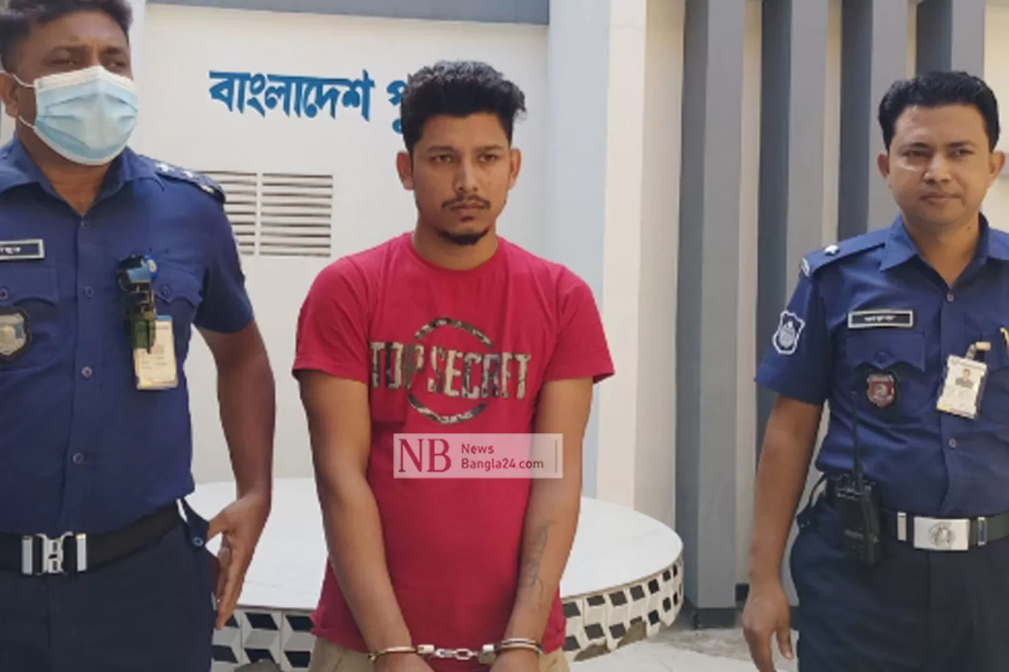 বিয়েবিচ্ছেদ-করায় স্ত্রীকে-প্রকাশ্যে-ছুরিকাঘাত