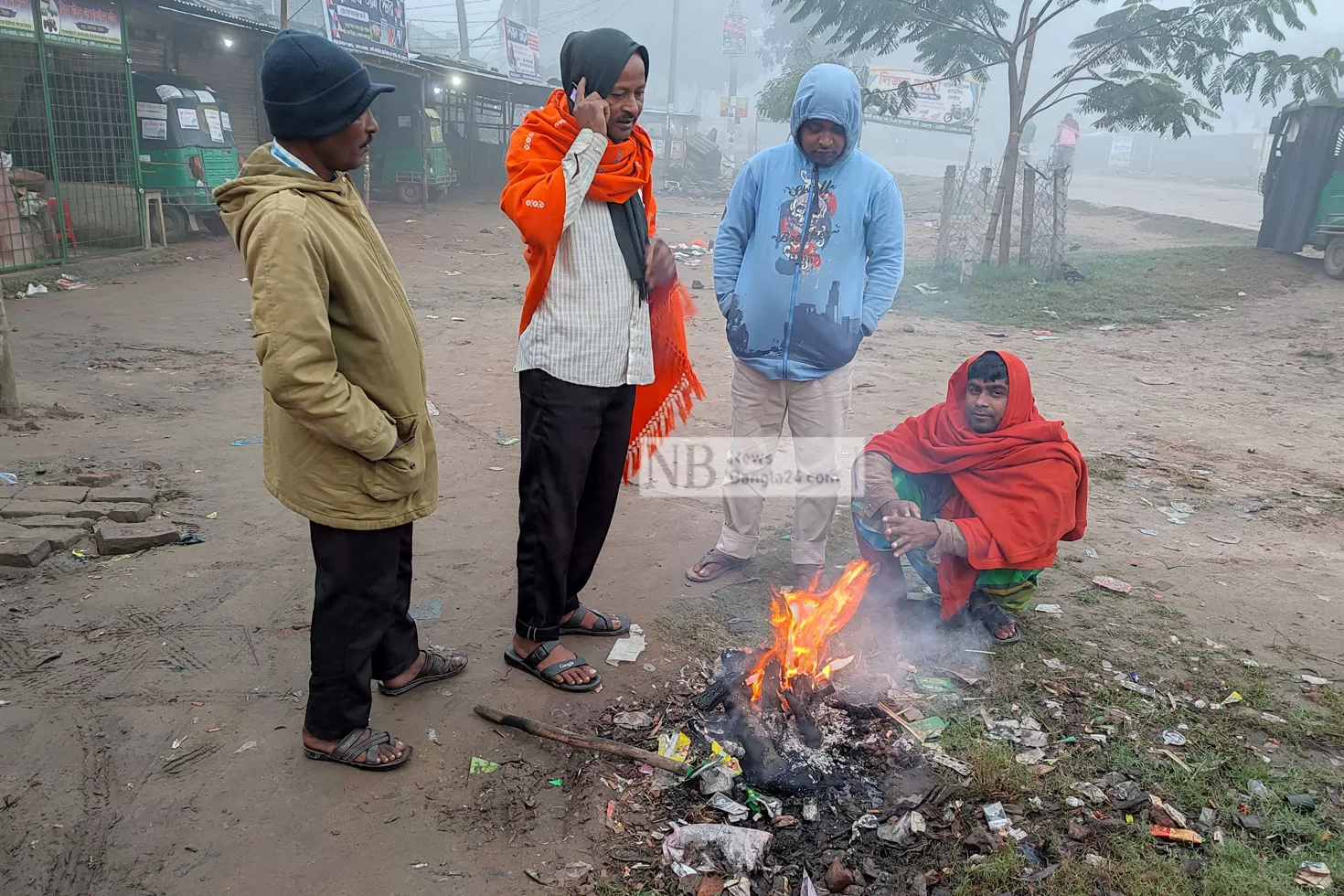 বৃষ্টির পর কুয়াশায় আচ্ছন্ন মেহেরপুর