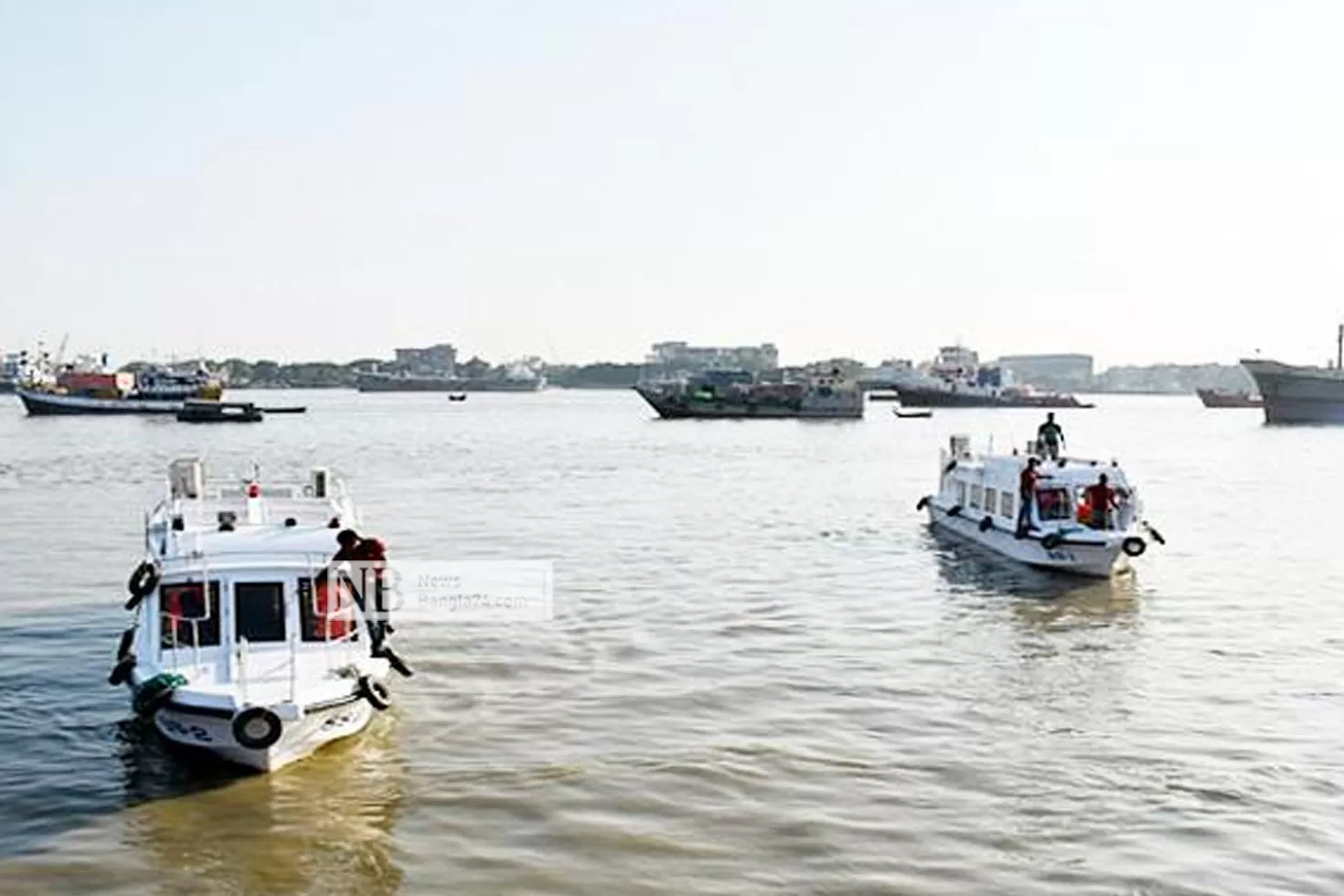 ডুবে যাওয়া নৌকার কেবিন থেকে মাঝির মরদেহ উদ্ধার