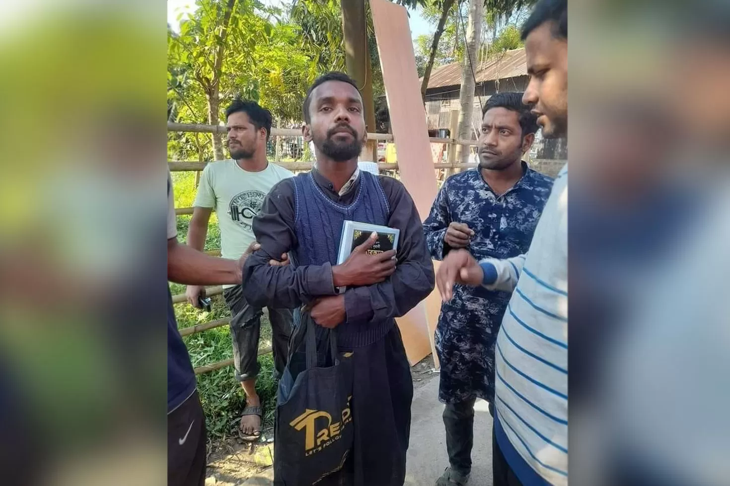 মণ্ডপের পাশে কোরআনসহ আটক যুবক ‘কিছুটা মানসিক রোগী’