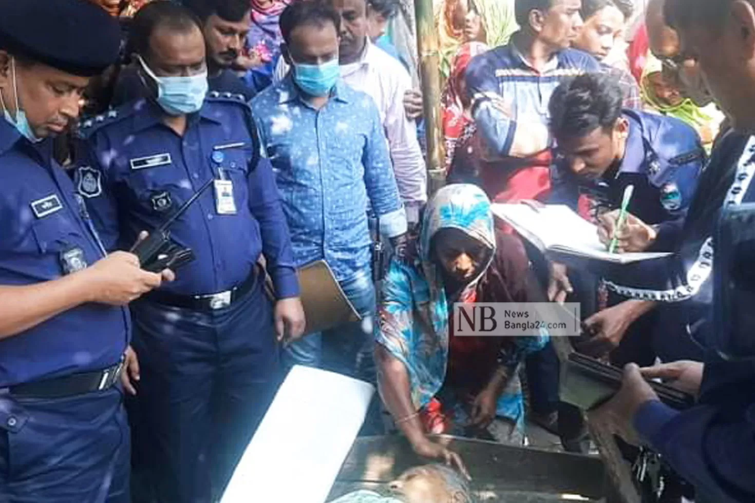 মায়ের মরদেহ উদ্ধার, ছেলে আটক