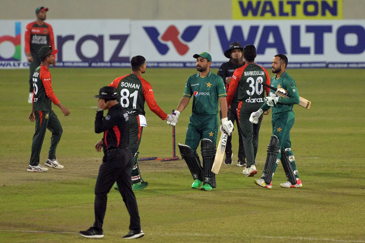 হাতছানি দিয়েও দেখা দিল না জয়