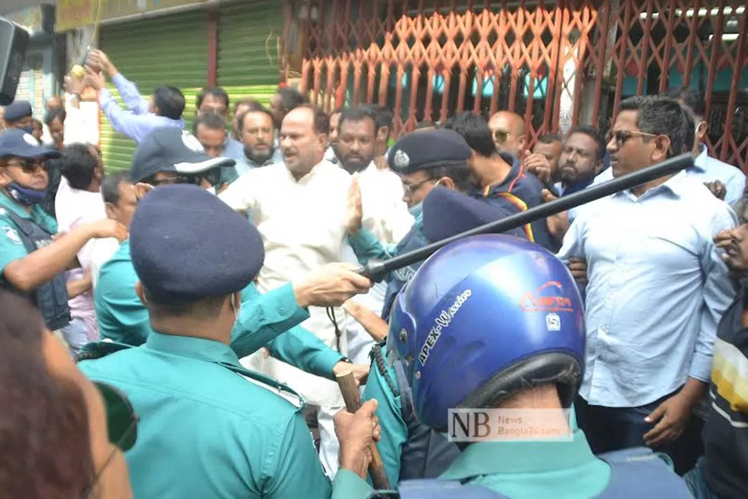 খুলনায়-বিএনপির-সমাবেশে-পুলিশের-লাঠিচার্জ-আহত-৭১