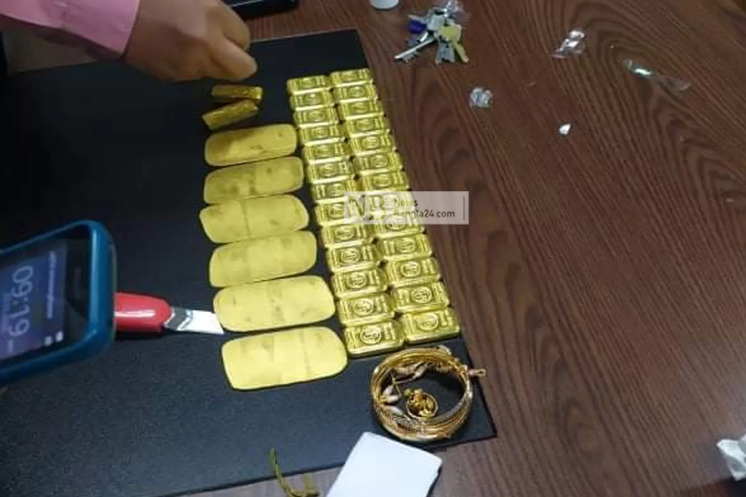 শাহ আমানত বিমানবন্দরে ৪ কেজি সোনা জব্দ