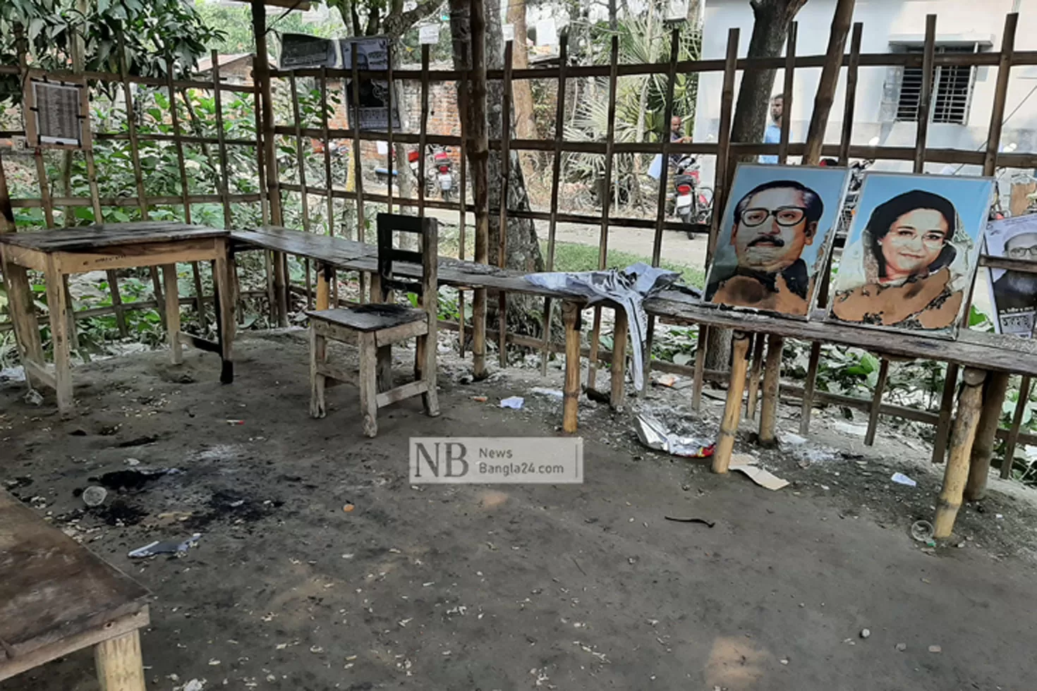নৌকার নির্বাচনি ক্যাম্পে আগুন