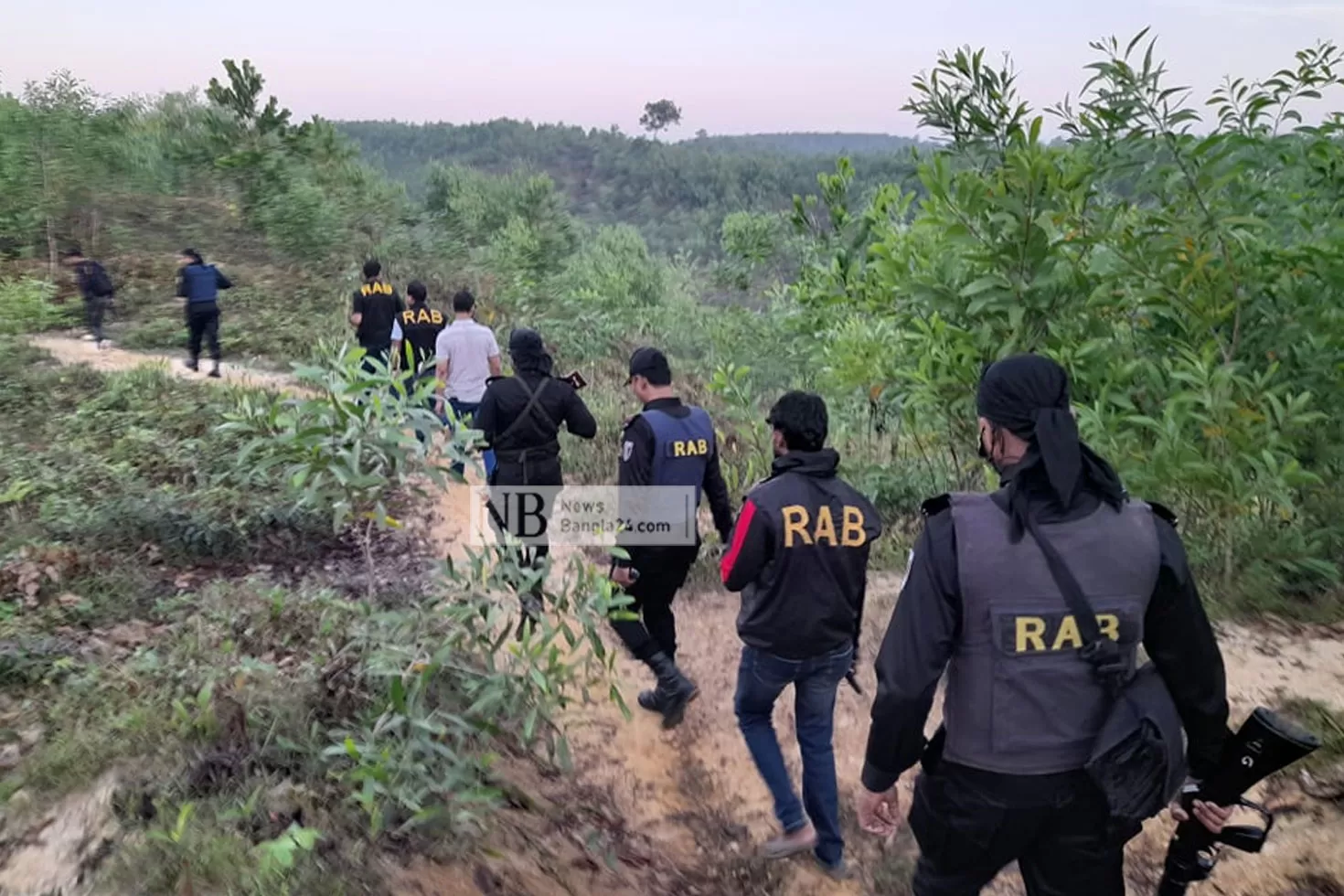 টেকনাফে র‌্যাবের সঙ্গে ‘বন্দুকযুদ্ধে’ দুজন নিহত