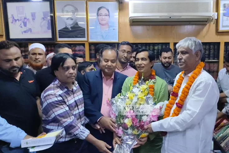 জাহাঙ্গীরের-বাড়ির-ভিড়-এখন-কিরণের-বাড়িতে