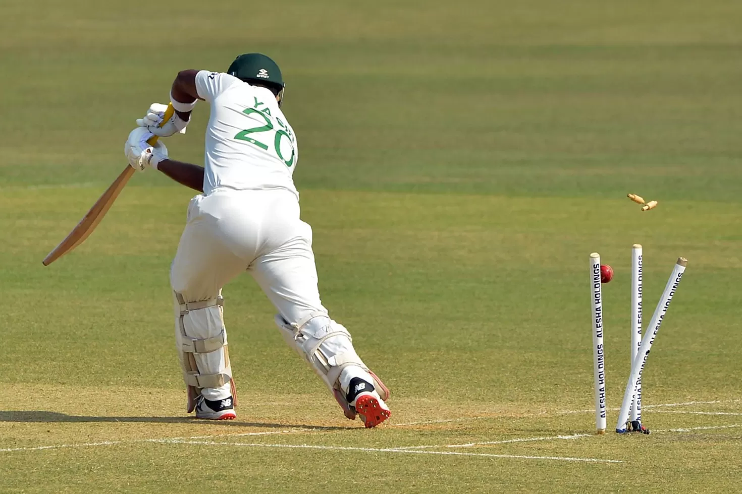 অভিষেক রাঙাতে পারলেন না রাব্বি