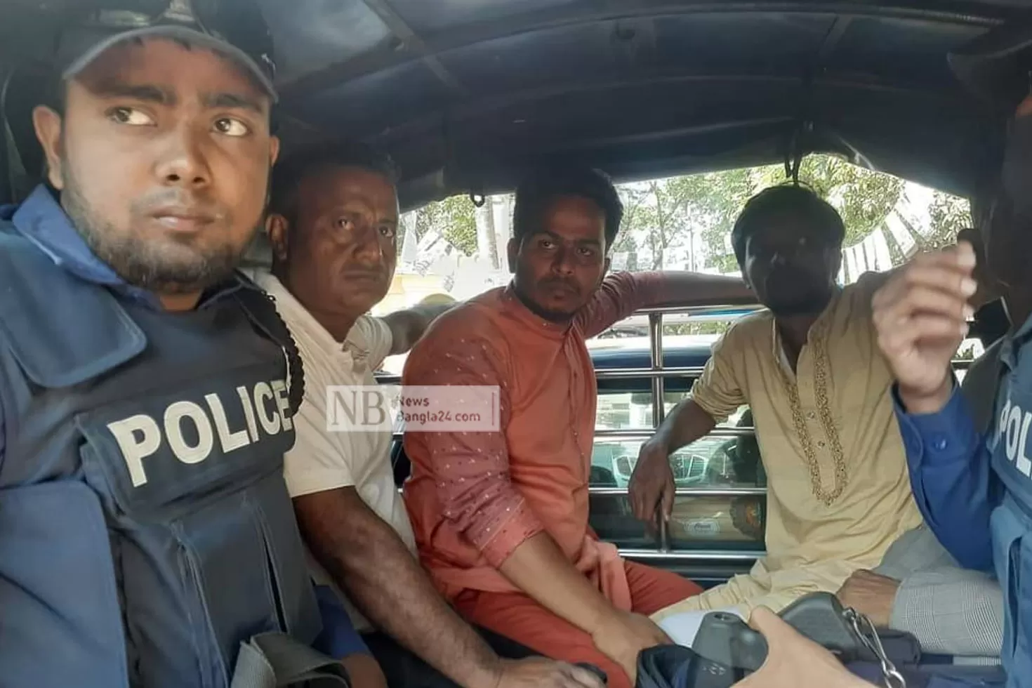 ফেনীতে ভোটকেন্দ্রে যেতে ‘বাধা দেয়ায়’ প্রার্থীসহ আটক ২৫