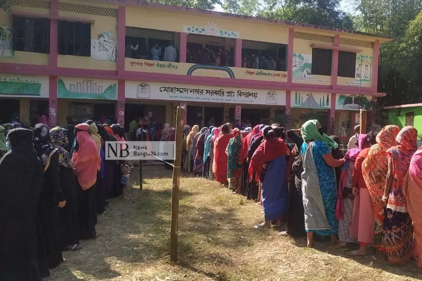 বড়লেখায় ব্যালট পেপার ছিনিয়ে নৌকার সিল মারার অভিযোগ