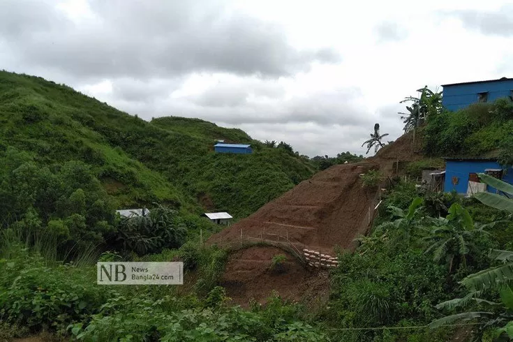 পাহাড় কাটতে মাটিচাপায় শ্রমিক নিহত