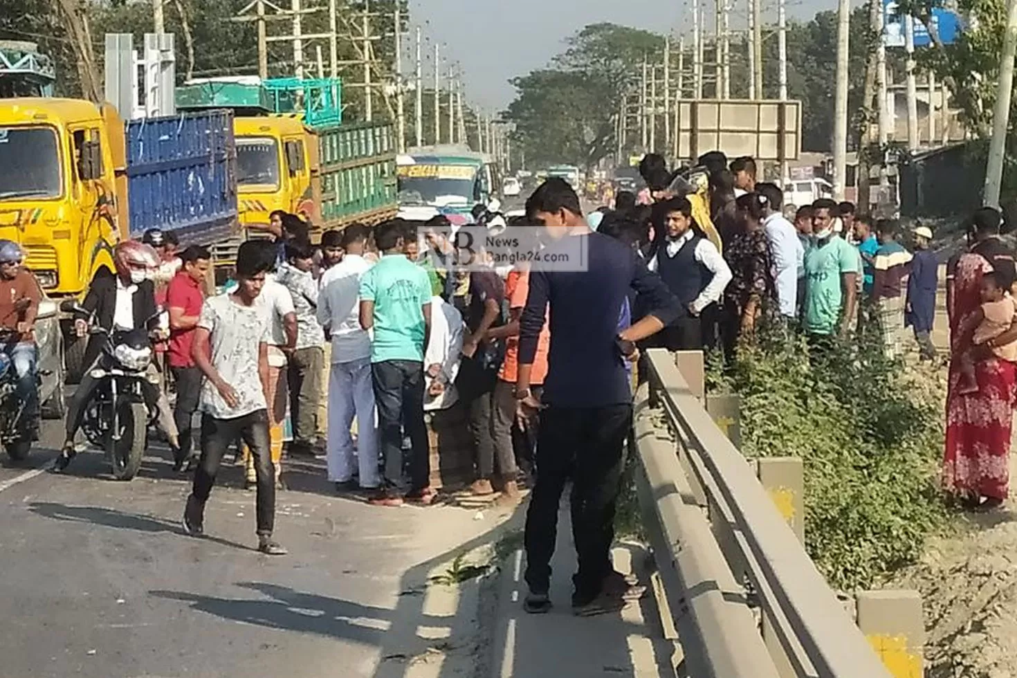 ট্রাকচাপায়-মহাসড়কে-মোটরসাইকেলচালক-নিহত