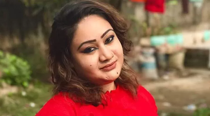 আদালত-প্রাঙ্গণেও-বেপরোয়া-পাপিয়া
