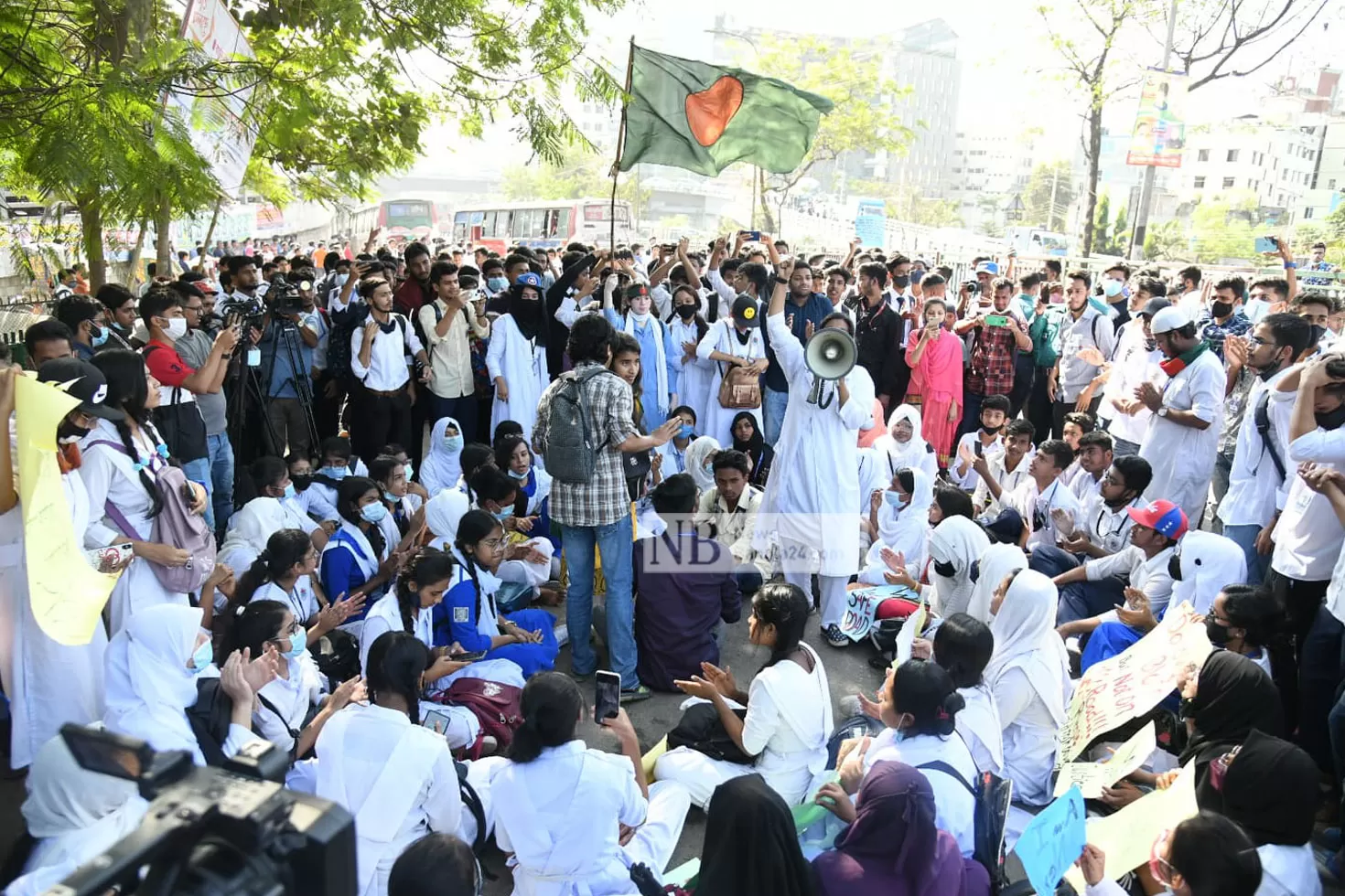 রাস্তা-ছাড়লেন-শিক্ষার্থীরা-কর্মসূচি-সীমিতের-ঘোষণা