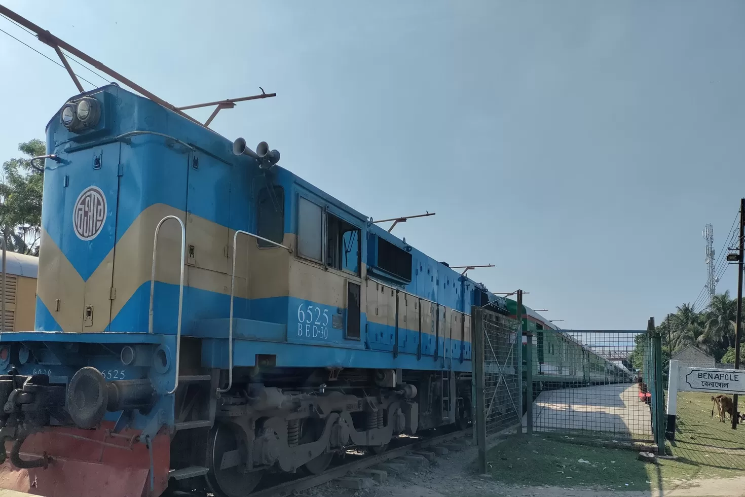 ফের চালু ‘বেনাপোল এক্সপ্রেস’, এসি চেয়ার না থাকায় অসন্তোষ