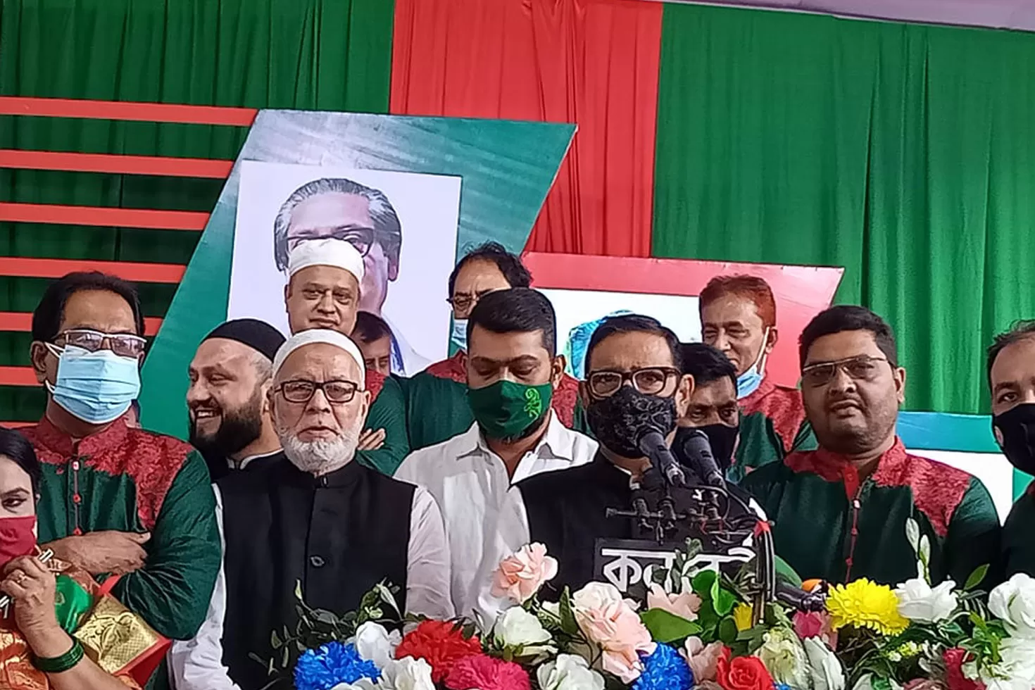 ‘আমরা কি জমিদার, মানুষ কি আমাদের ভোট দিতে বাধ্য?’