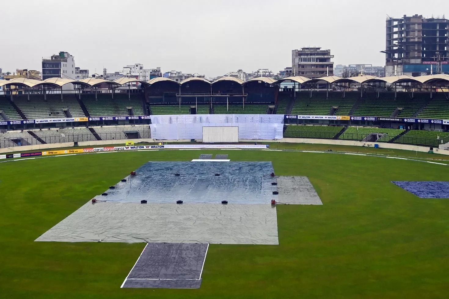 তৃতীয় দিনের খেলা ধুয়ে গেল বৃষ্টিতে