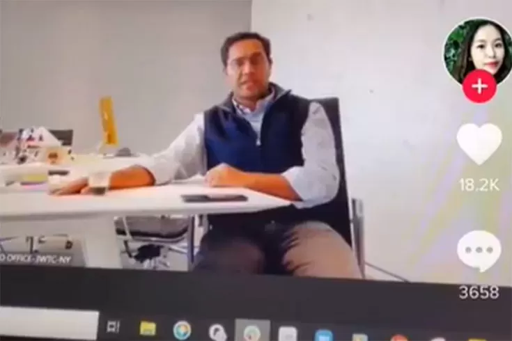 এক জুমকলে ৯০০ কর্মী ছাঁটাই