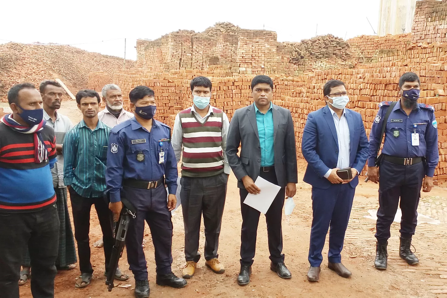 পাঁচ ইটভাটাকে ৫ লাখ টাকা জরিমানা
