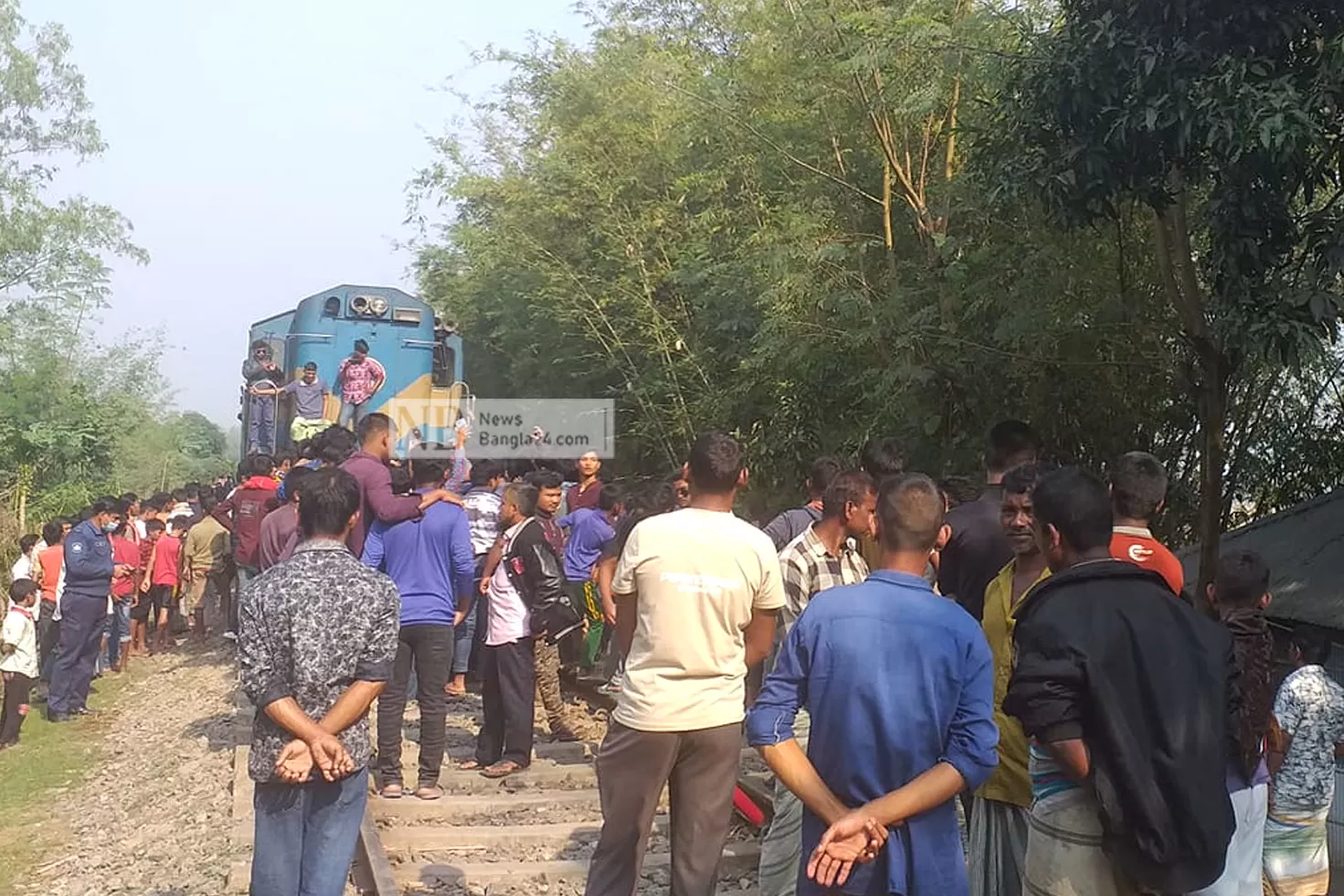 ট্রেনে কাটা পড়ে তিন ভাই-বোনসহ নিহত ৪