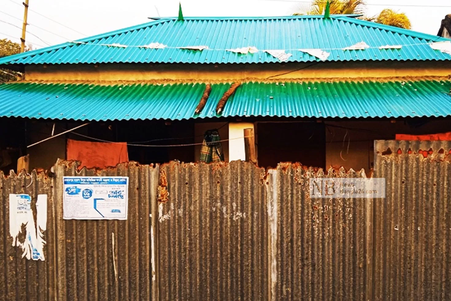 প্রধানমন্ত্রীর উপহারের ঘর ভাড়া দেয়ার অভিযোগ